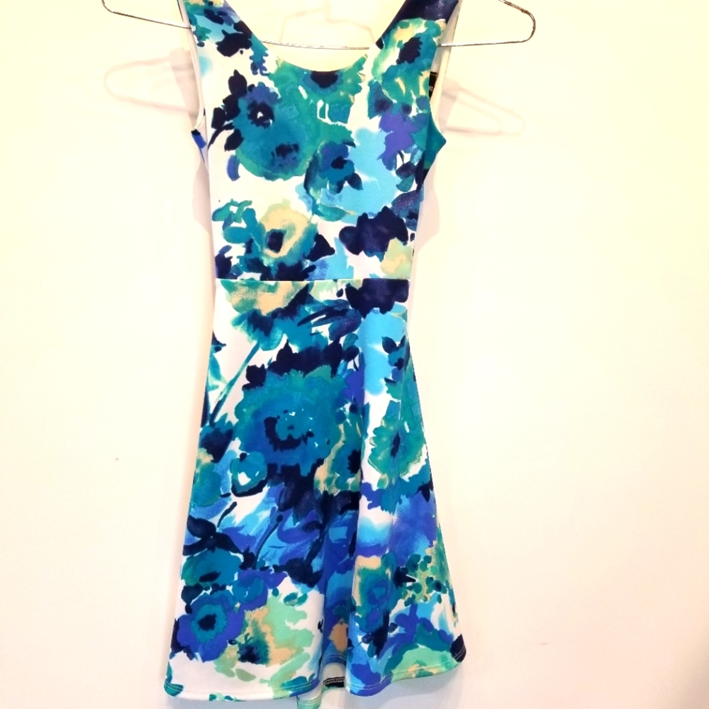 Un Deux Trois Girls Cross Back Blue White Dress